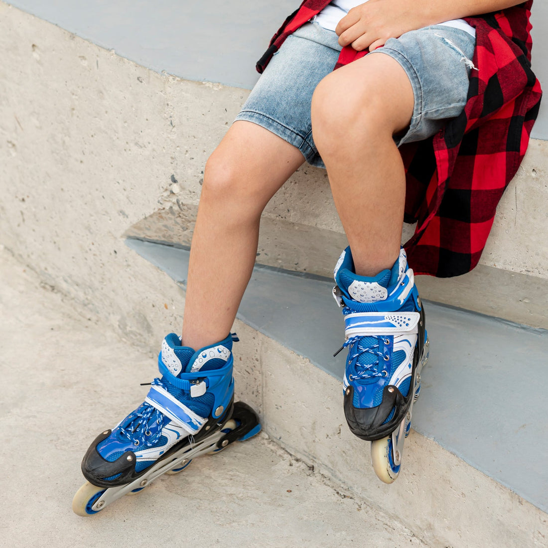 Adjustable roller skates for kids and adults